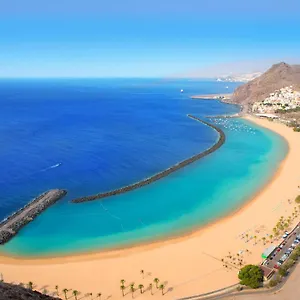 211-los-cristianos-first-sea-line-swimming-pool.tenerifehoteles.net/